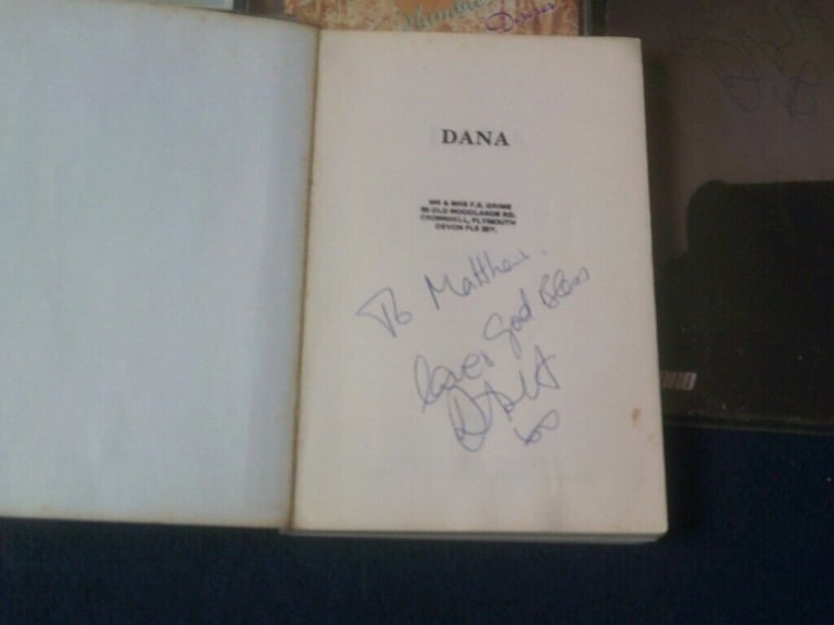 9 SIGNED DANA ITEMS  LP   CD  BOOK    DEDICATED 