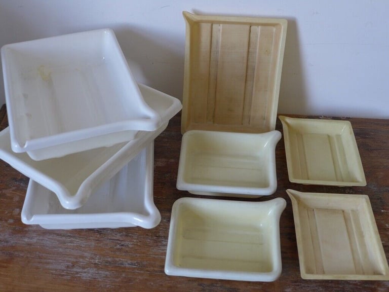 image for SET OF 8 PRINT DEVELOPING TRAYS DARK ROOM DISHES.  Used, but still fine for use.