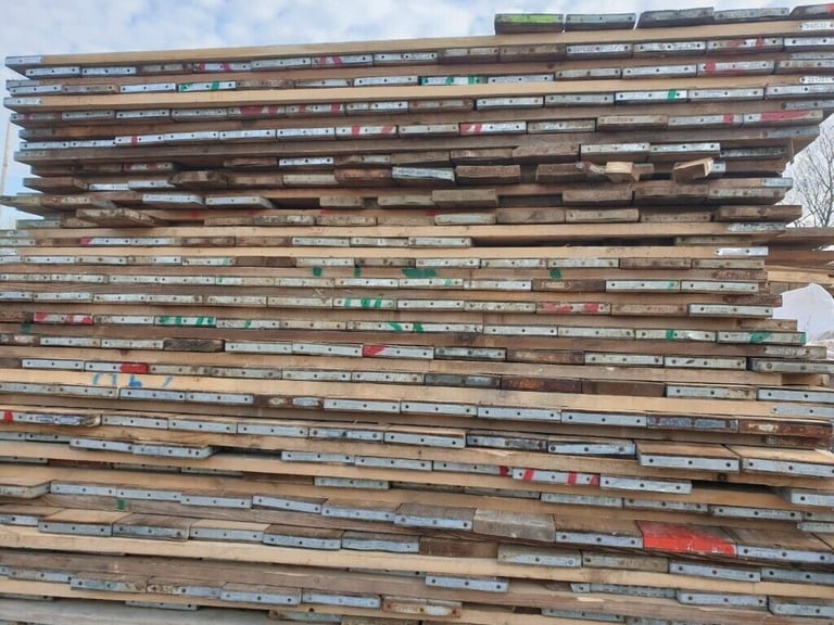 13' NEW @ £15 & 13' USED @ £10- SCAFFOLD BOARDS - HIGH QUALITY- GRADED & BANDED