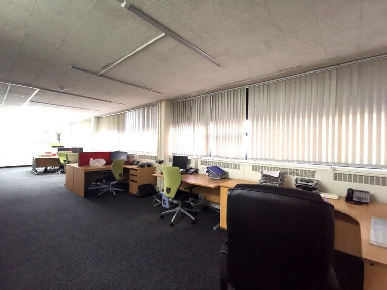 Secure spacious office to Let in Great Bridge West Bromwich-off road parking & main road frontage