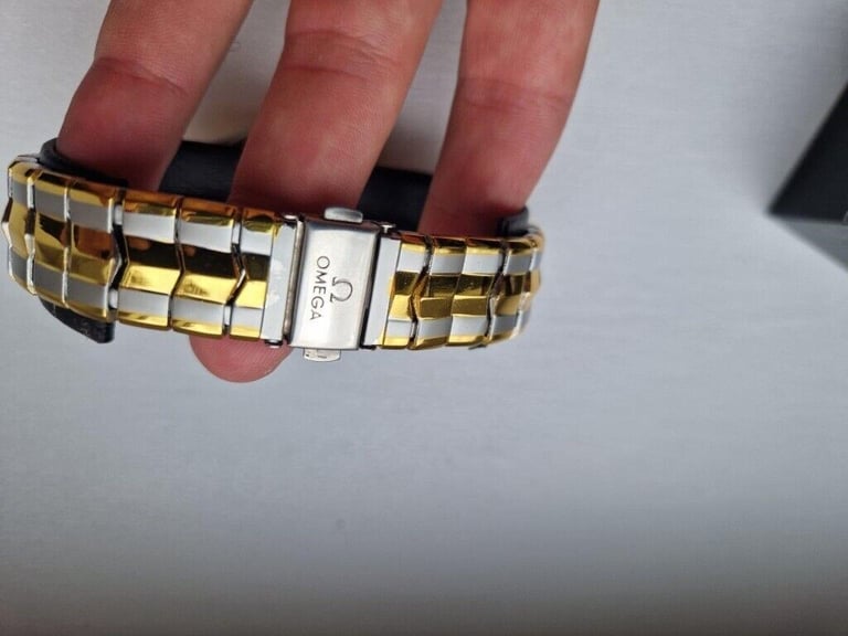 Mens' formal, smart, dress watch | quartz
