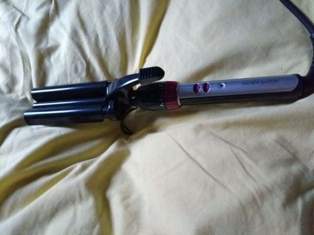 As New ANDREW BARTON PROFESSIONAL SALON TRIPLE BARREL WAVE TONGS