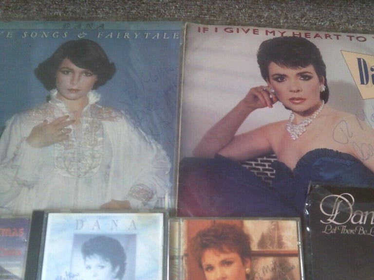 9 SIGNED DANA ITEMS  LP   CD  BOOK    DEDICATED 