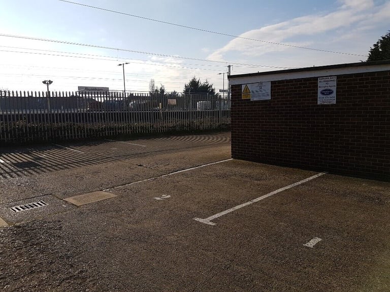Parking Bay to rent: Sandringham Court off Station Road, Slough SL1 6JU