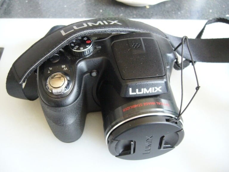 Digital camera (lumix LZ20 Bridge camera )