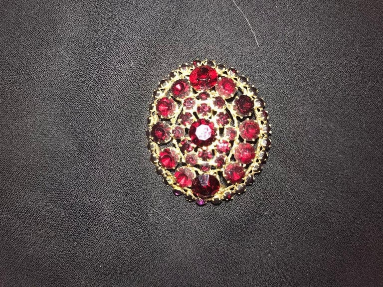 Broach ladies 