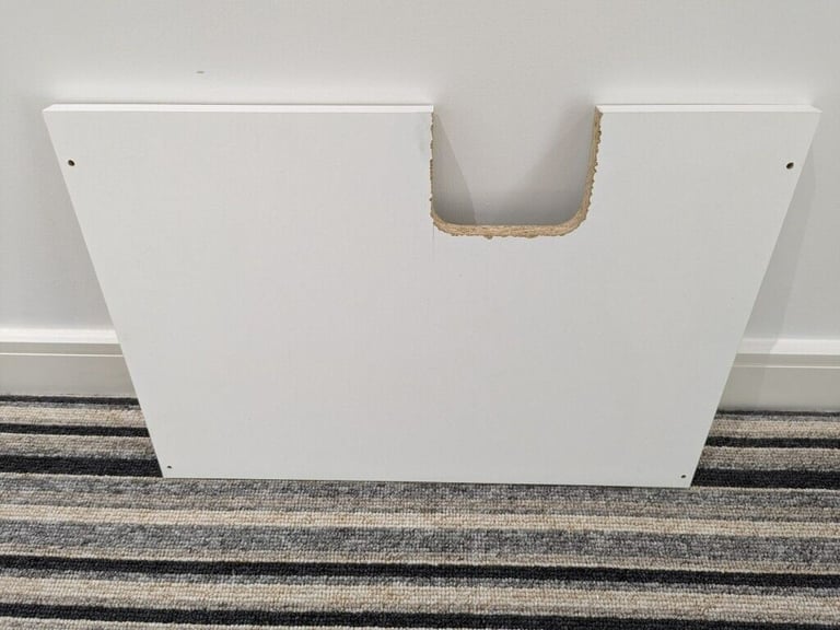 2 WHITE CHIPBOARD SHELVES PANELS CUT-OUT WITH SMOOTH MELAMINE COATING 16mm THICK *NEW*