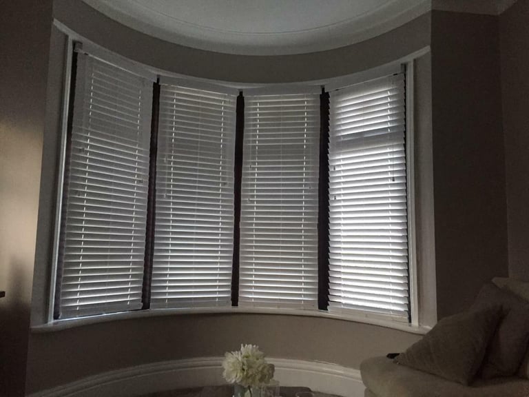 Venetian blinds 
