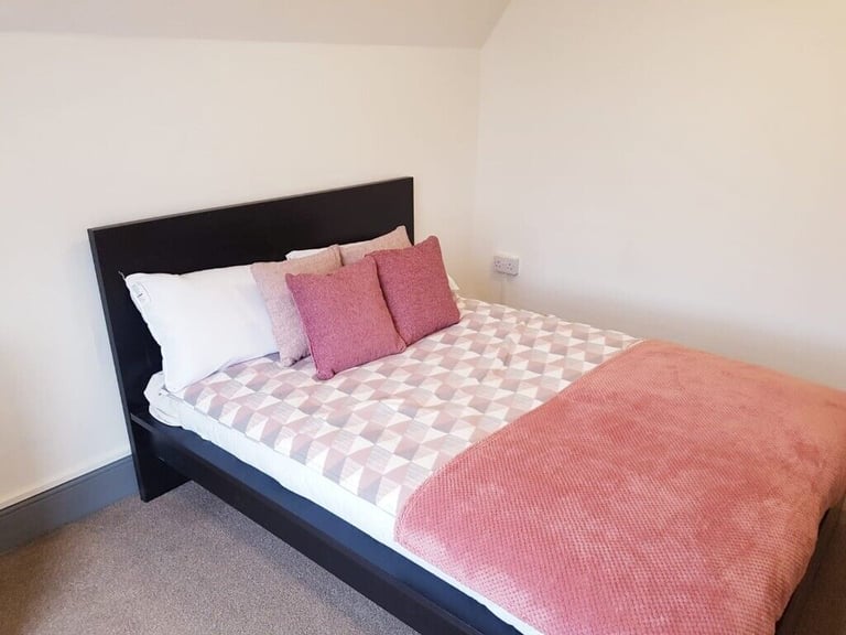 image for LARGE DOUBLE ROOM FOR COUPLE IN HA54HS HATCH END