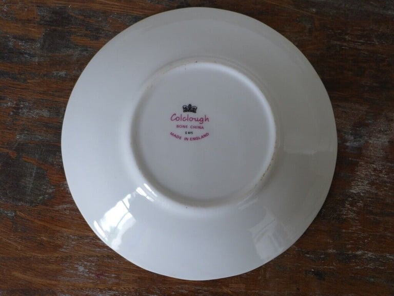 Six pieces of matching vintage COLCOUGH BONE CHINA. Believe ANGELA pattern
