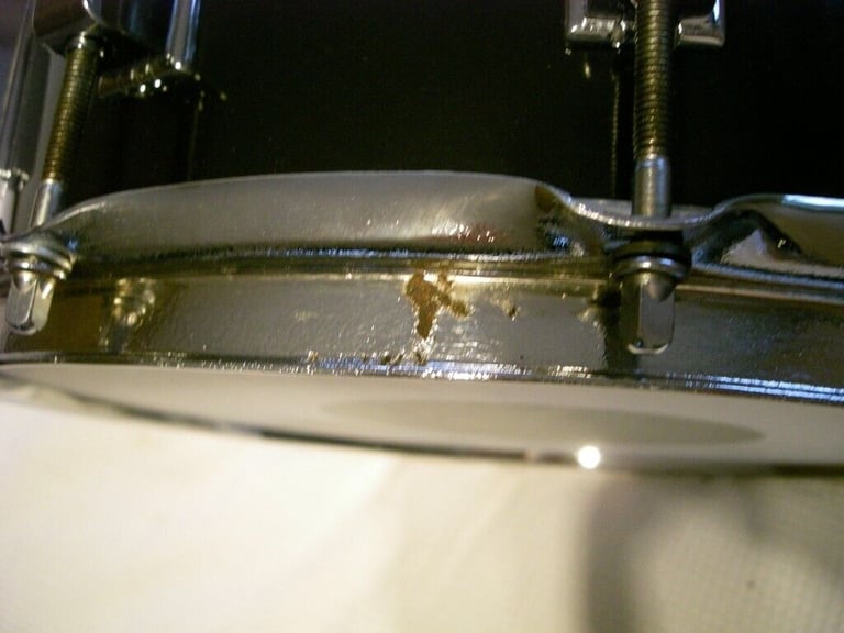 Ludwig 484 Coliseum maple snare drum  14 x 8 - Chicago-'79/'82 - 12 lugs  Black Cortex