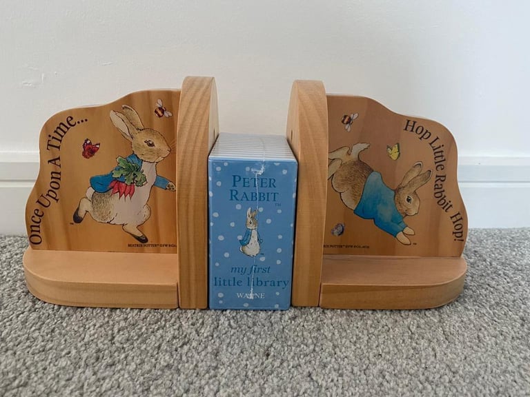 Petter Rabbit Book Ends and Books