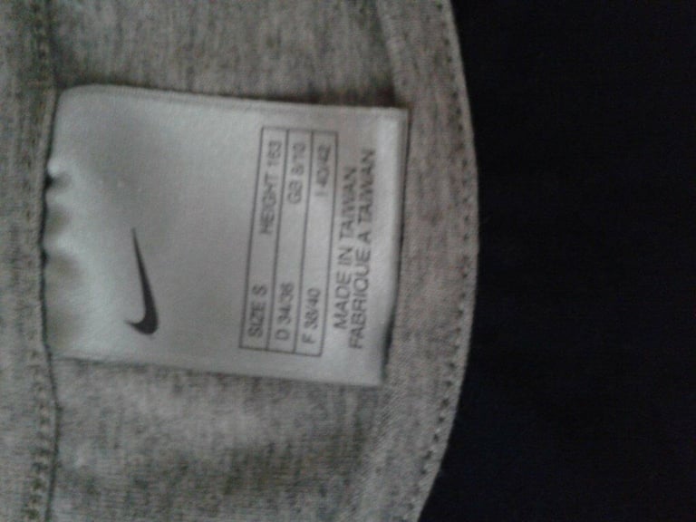 New Nike crop / gym top