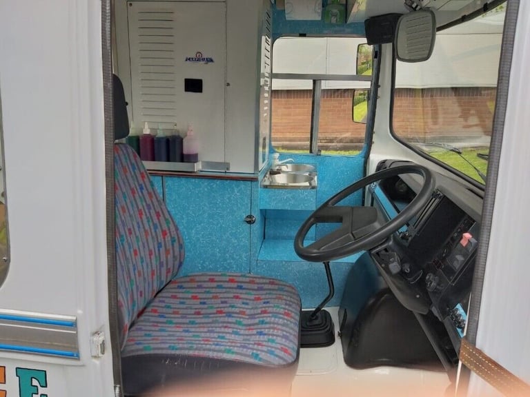 1987, BEDFORD CF2 SOFT ICE CREAM VAN  2300 cc