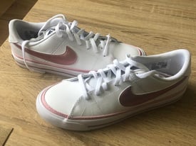 Brand New Nike Court Legacy Trainers size 4