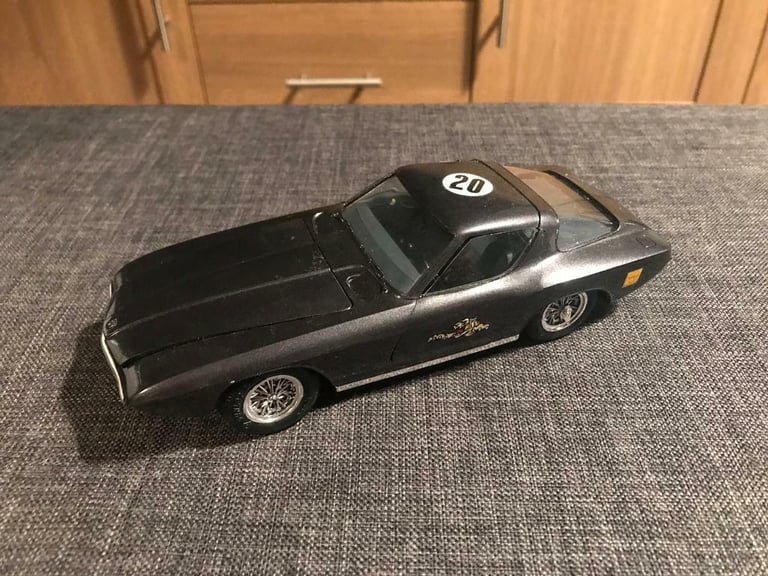 Vintage Model car kits x 2 ( built ) 