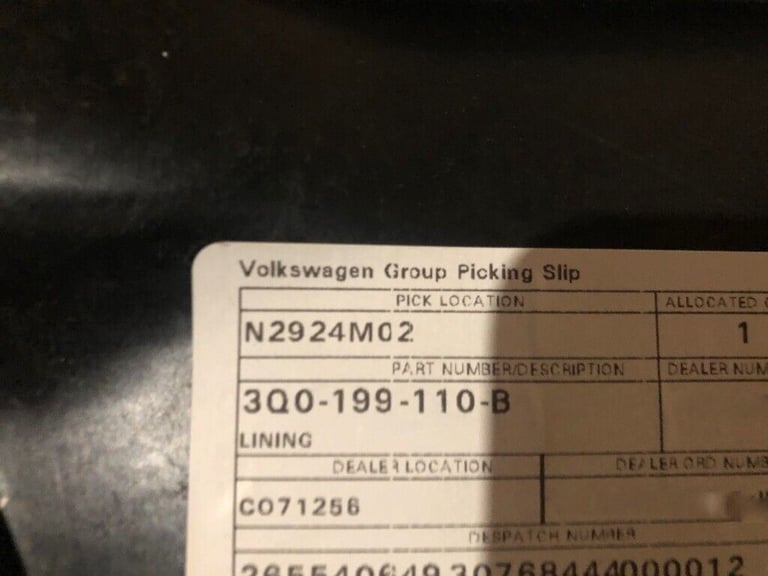 GENUINE VOLKSWAGEN TIGUAN R LINE SE 2016-2020 ENGINE COVER BRAND NEW PART NUMBER: 3Q0 199 110