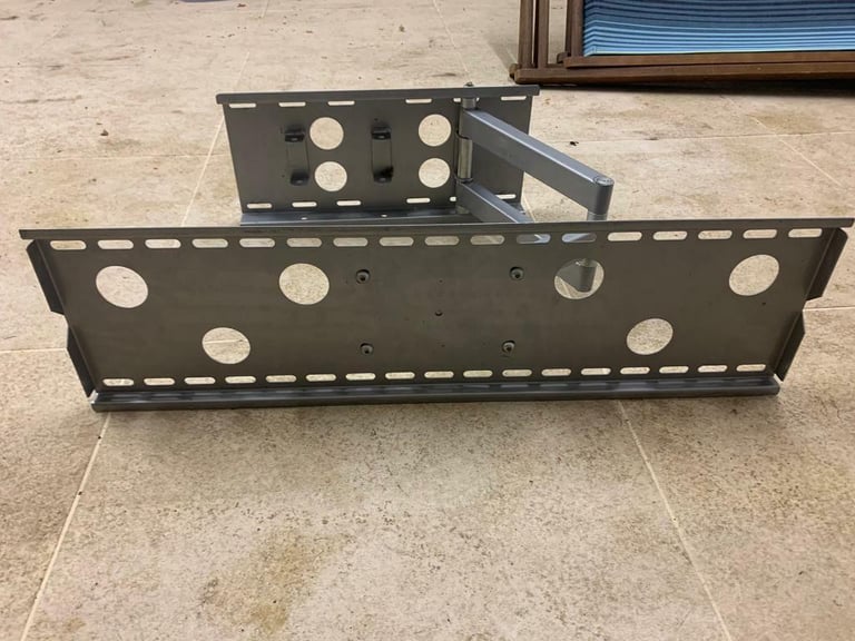 image for Large Extend & Swivel TV Wall Bracket