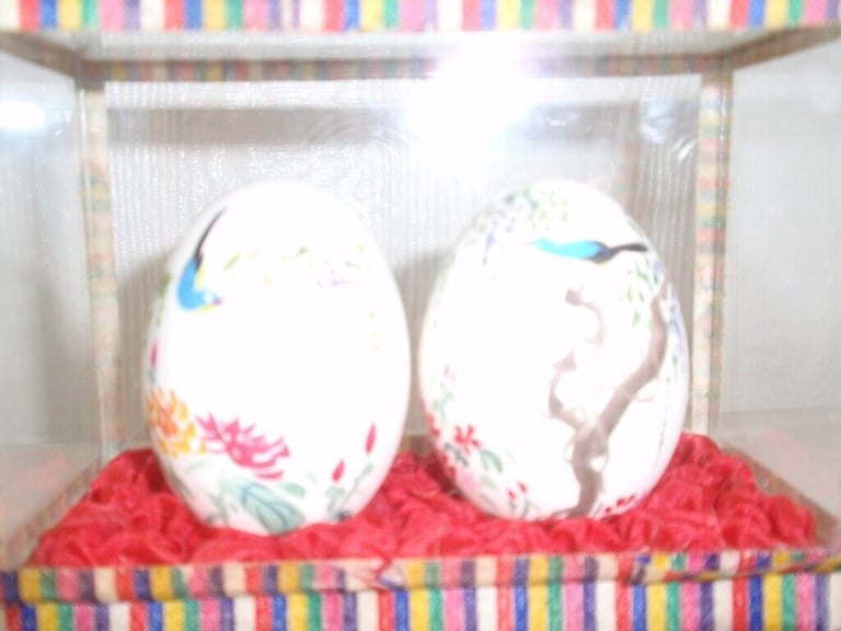 Set of two Chinese style painted eggs in display box