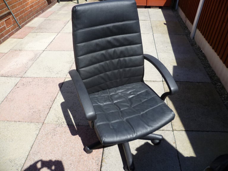 image for Black Leather Pc Gaming Chair | Good Condition