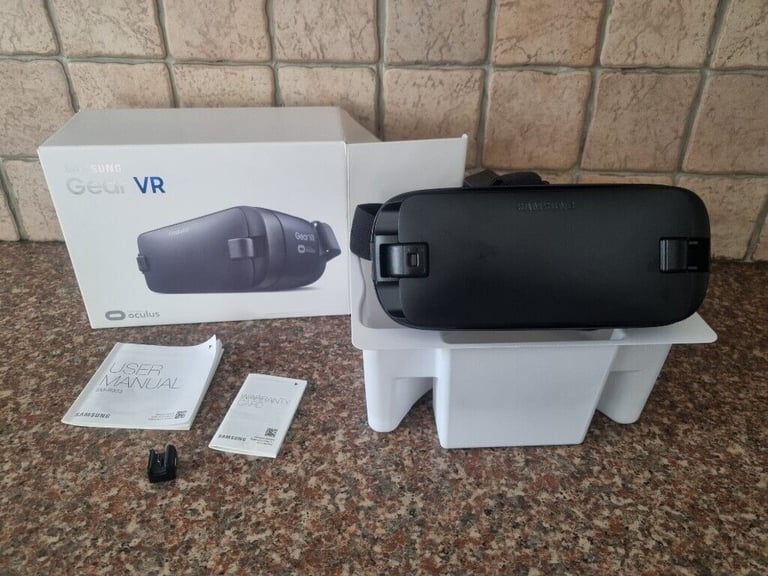 Virtual Reality headset - Samsung Gear VR Oculus SM-R323