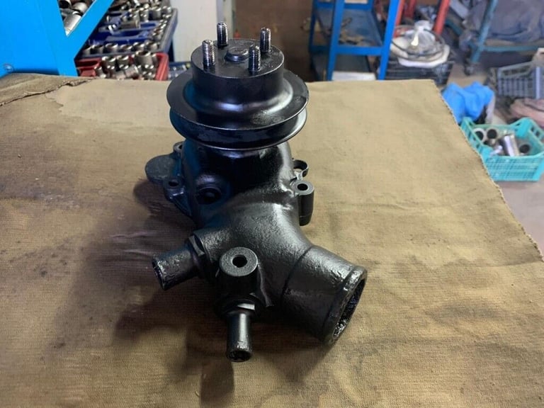 image for Water pump for Jaguar Xj6 series 1