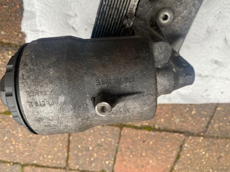 VOLKSWAGEN TRANSPORTER 2007 (T5) Oil Filter Housing 2.5 TDI 070115389E