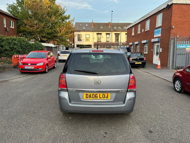 Vauxhall Zafira breaking 
