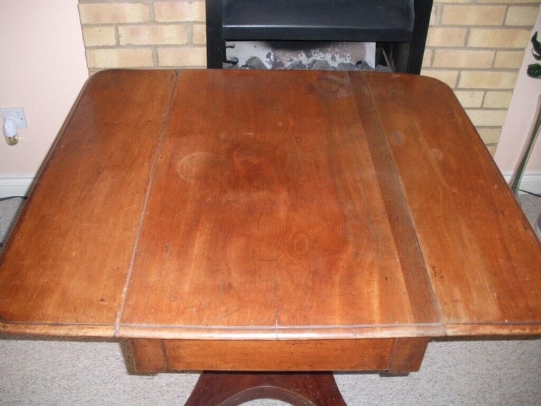 image for VICTORIAN MAHOGANY TABLE, £110  MAIDSTONE