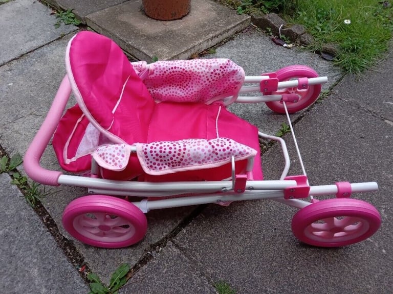 Pushchair and matching carrier
