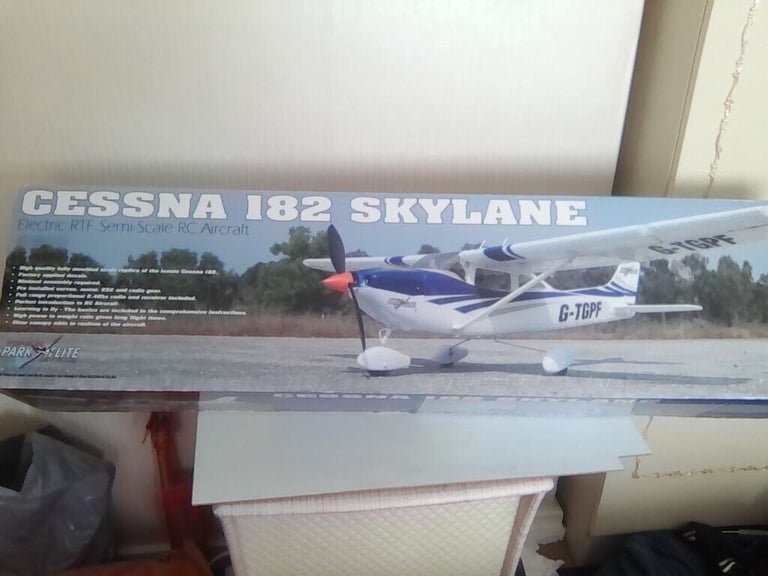 image for Parkflight Cessa 182 SkyLane  RTF 2.4ghz R/C Plane.