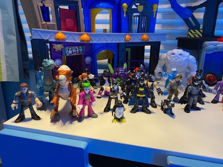 Imaginext DC Super Friends Toy Bundle