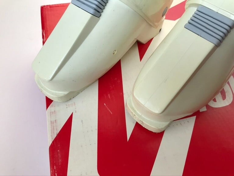 Vintage Ladies Ski Boots Size 6 In Original Box