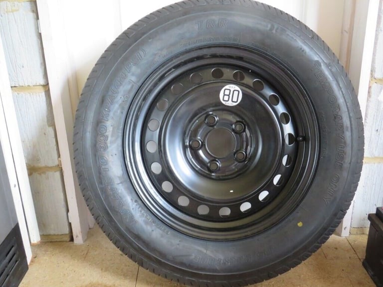 Car wheel and tyre
