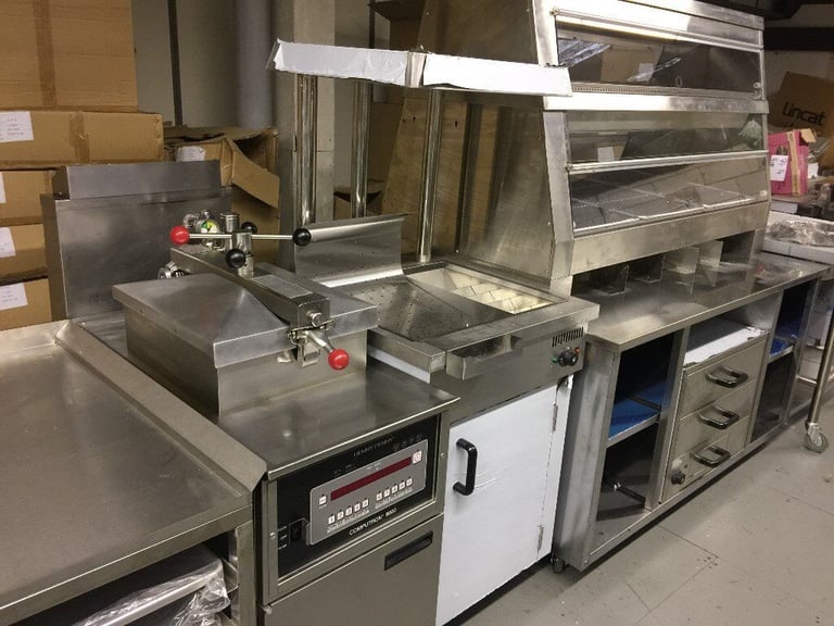 Henny Penny Pressure Fryer with Computron PFG 8000