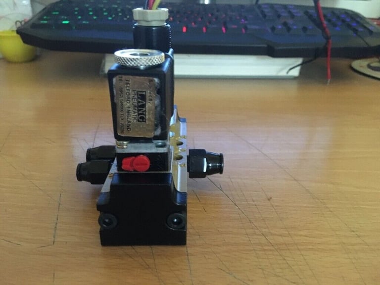 Lang VS13/51 220V (5/2) Pneumatic Solenoid Valve