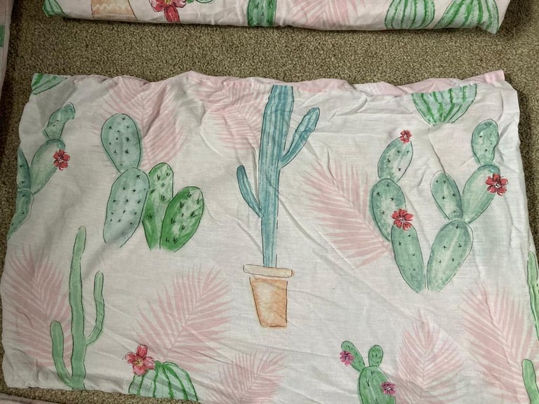 Cactus prints & 2 x single duvet covers & sheets 