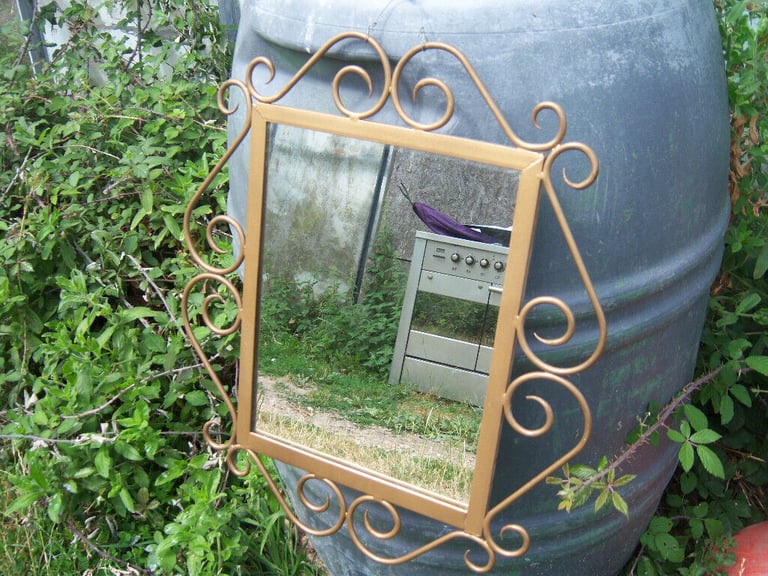 image for Gold mirror.