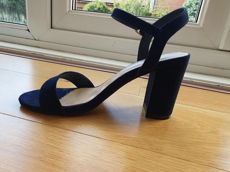 Navy heels shoes - size 4