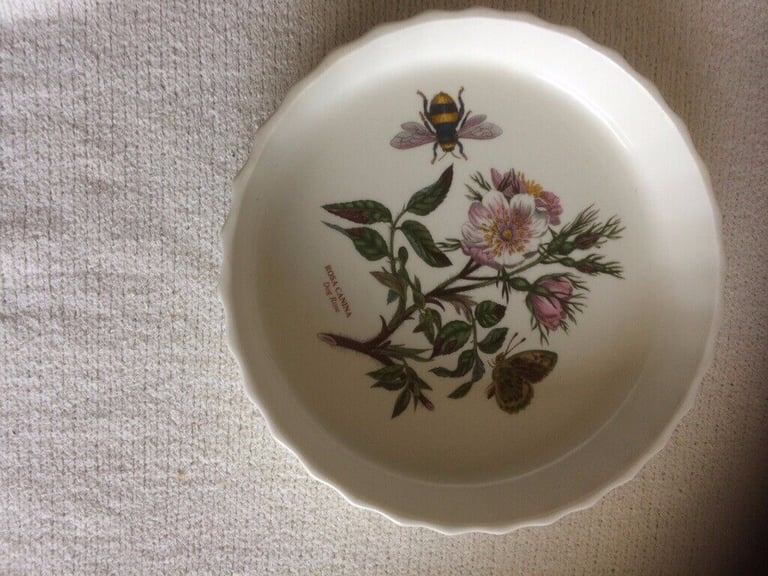 New Pormeiron Fluted Flan pie/quiche dish with dog rose design