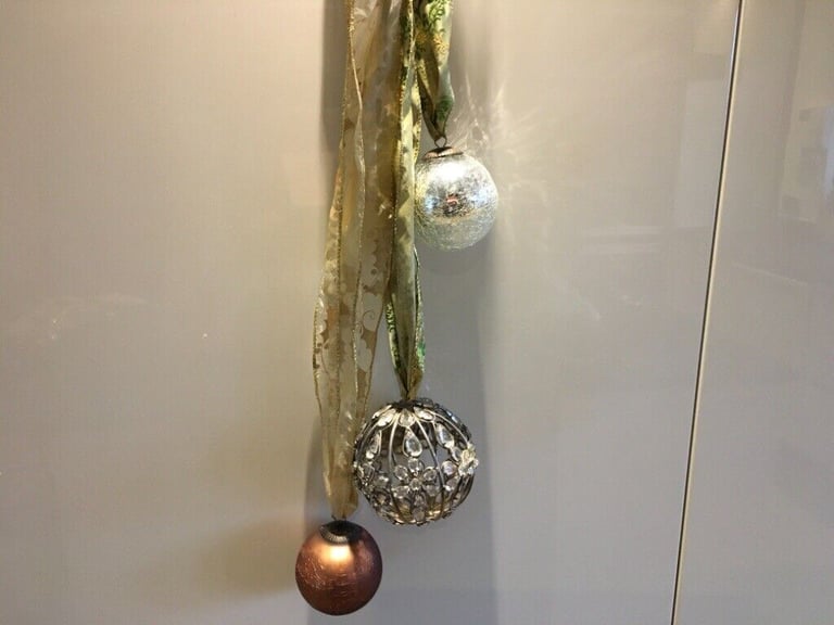Heavy xmas bubbles for the window 