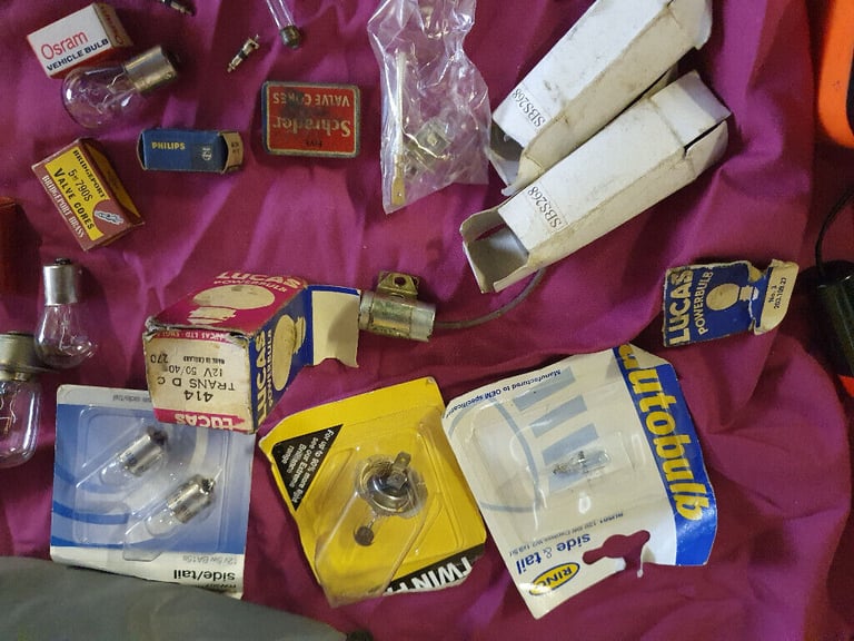 Collection of Car Accessories - Old style bulbs (mostly new/unused), AA bag, RAC Key + many more !