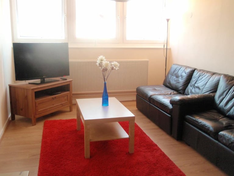 View Today, By Trinity Square and the Hilton, above the Shopping Centre, 2 Bedroom Student Apartment