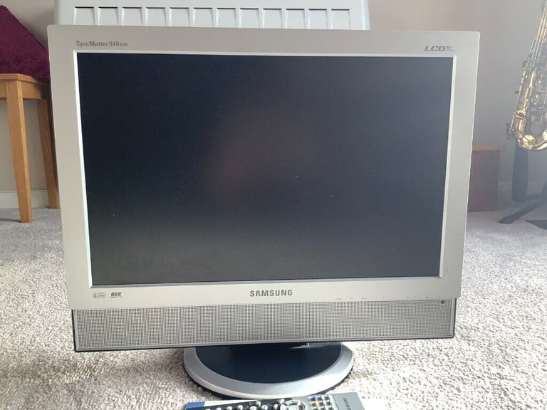 Samsung SyncMaster SyncMaster 940MW 19&quot; Widescreen LCD Monitor with TV Tuner ,