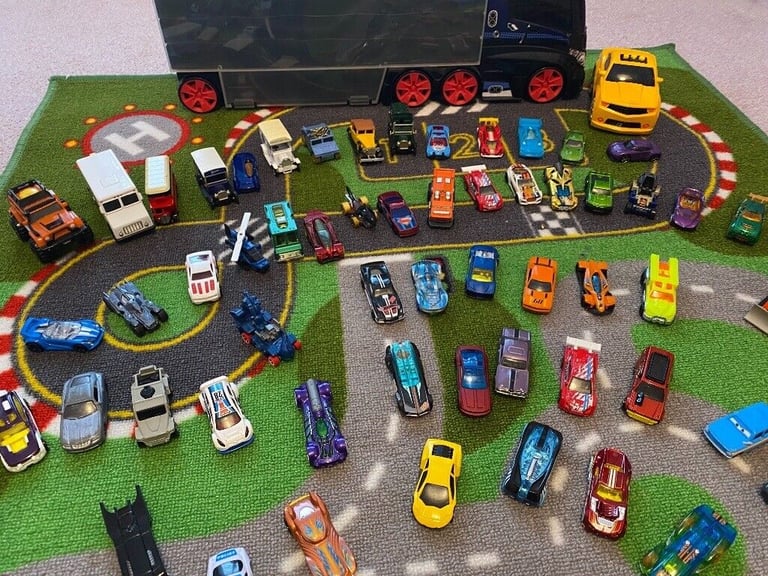 Toy car bundle hot wheels cars with toy Matt and car carry csse