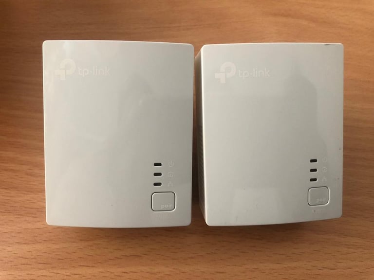 TP Link power line adaptor PA4010 internet booster