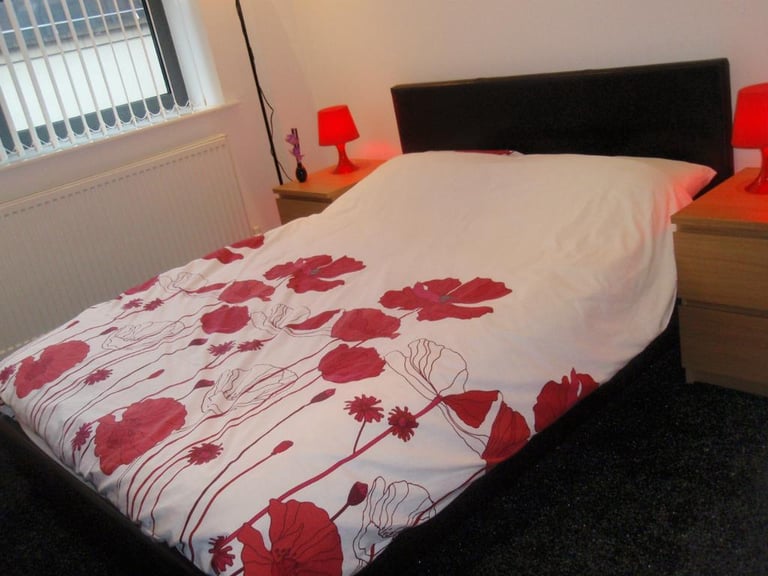 Short Term Accommodation in NG7 area, with Gated Parking, 1 Bedroom Apartment from 45 Pounds a Night