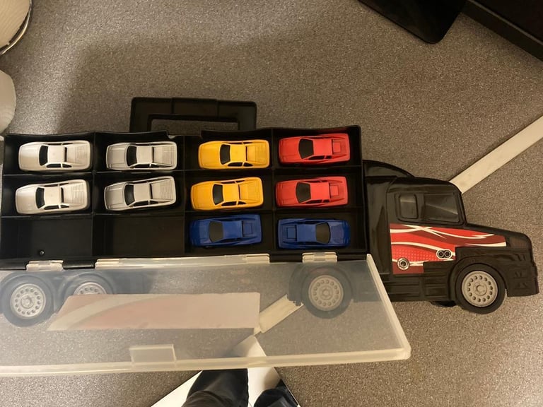 Car transporter lorry and cars