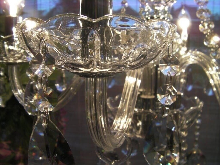 ~ Gorgeous ~ Large elegant 6 Light French style crystal chandelier