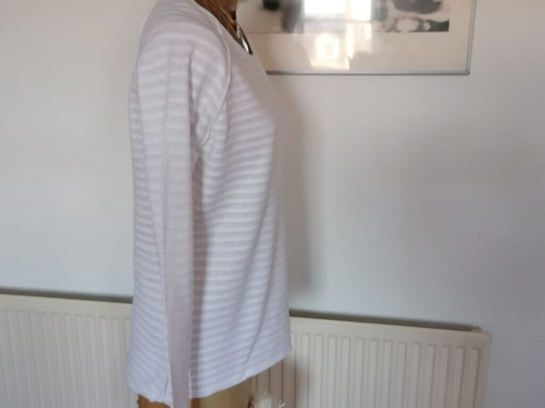 Vintage 00's Designer JESSE JAMES Summer White Jumper. Ladies. Ex Cond. Size : M 